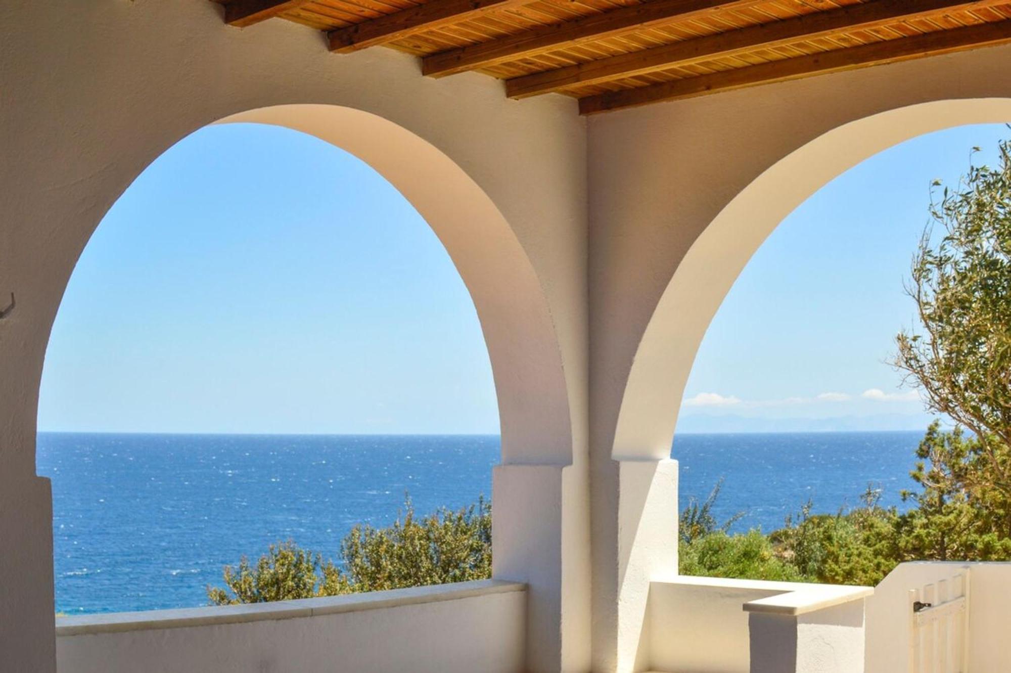 Villa Rouvis With Outdoor Hot Tub Ligaridia Exterior photo